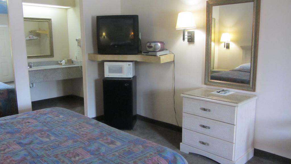 Camelot Inn & Suites Highway 290/Northwest Freeway Jersey Village ห้อง รูปภาพ